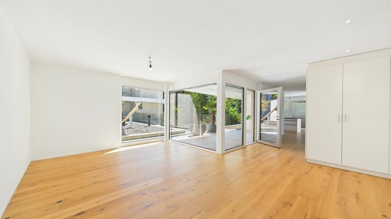 Grosszügige Duplex-Gartenwohnung mit viel Raum für eigene Ideen (2)