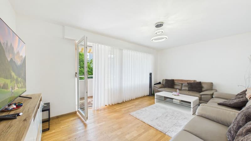 Im Baurecht: 3.5-Zimmer-Wohnung mit sonnigem Balkon in Dietikon (2)