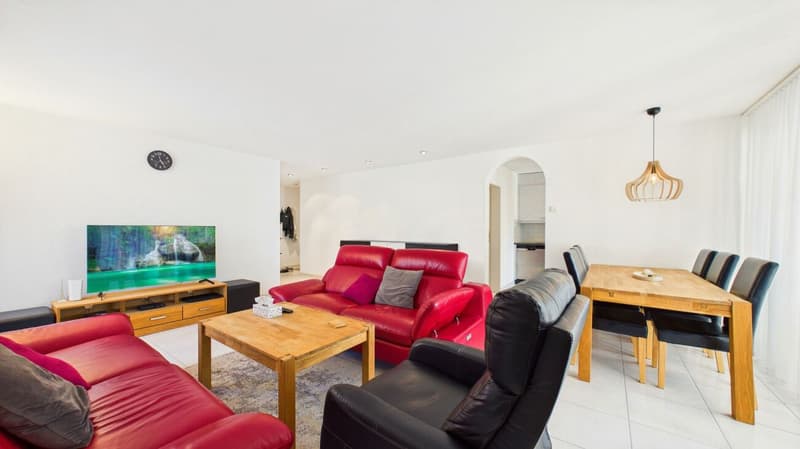 Wohnen mit Ruhe und Komfort - 3.5 Zimmer mit sonnigem Balkon (2)