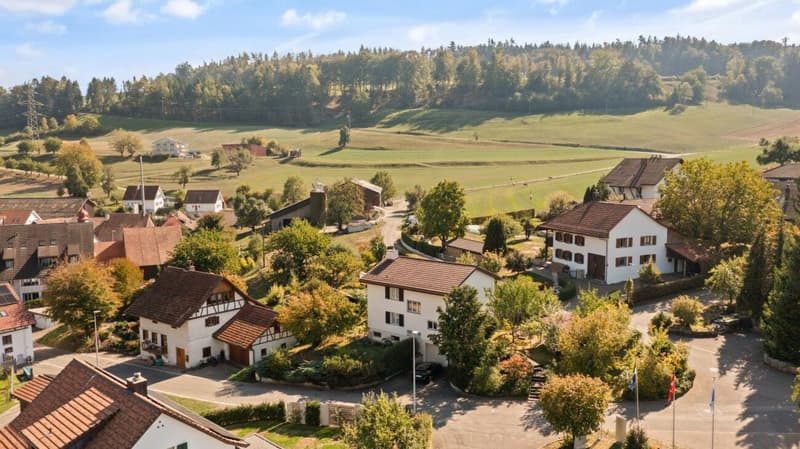 Einfamilienhaus auf 1'472 m² Grundstück in Böbikon (1)
