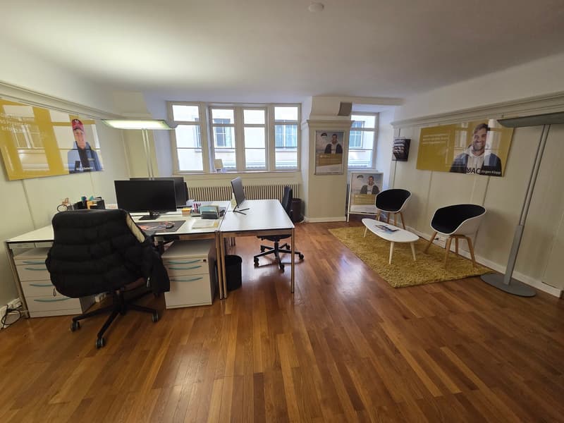 Ufficio rappresentativo nel cuore della città vecchia di Schaffhausen (4)