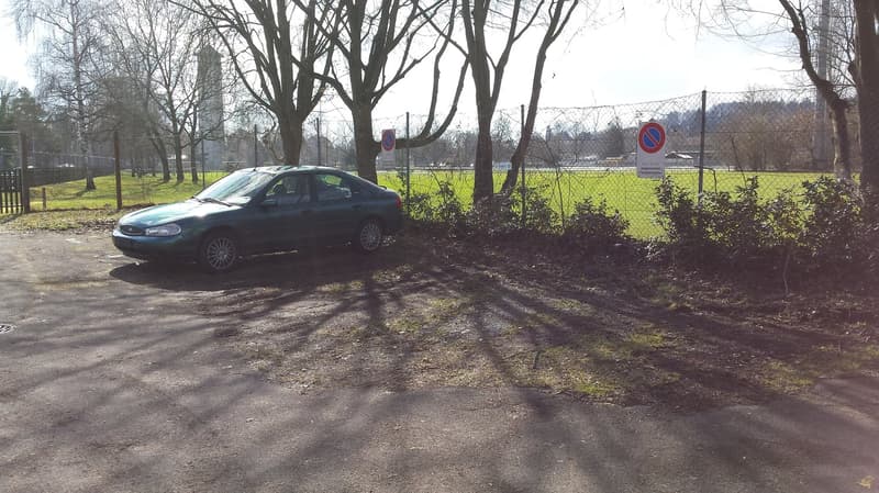 Place de parking sur la Breite (1)
