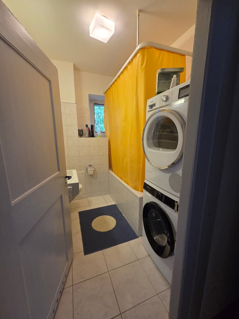 Charmant appartement de 3,5 pièces dans un immeuble ancien dans la vieille ville de Schaffhausen (9)