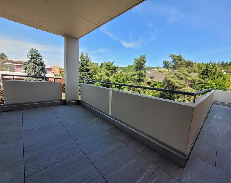 Terrasse Eingang, div. überdachte Sitzplätze