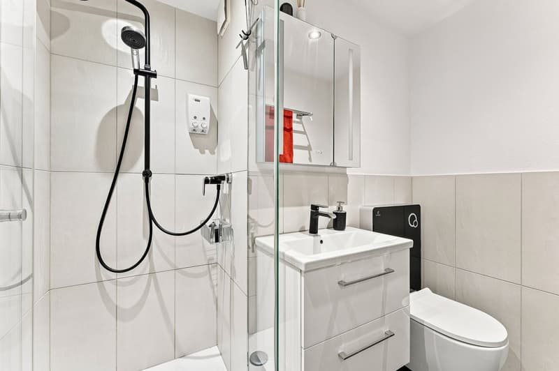 Zweite Nasszelle mit Dusche