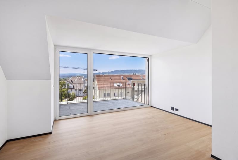 Moderne 4.5-Zimmer-Dachwohnung - Cool durch den Sommer dank Free Cooling-System (2)