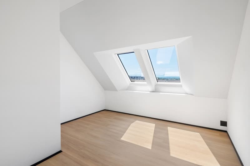Moderne 4.5-Zimmer-Dachwohnung - Cool durch den Sommer dank Free Cooling-System (7)