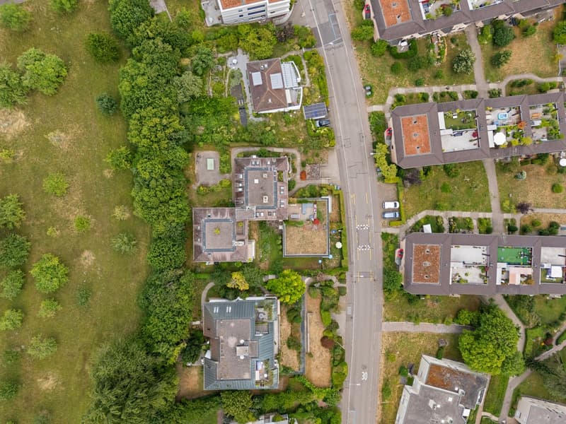 Incantevole appartamento di 5,5 locali in mansarda a Zürich-Höngg (13)