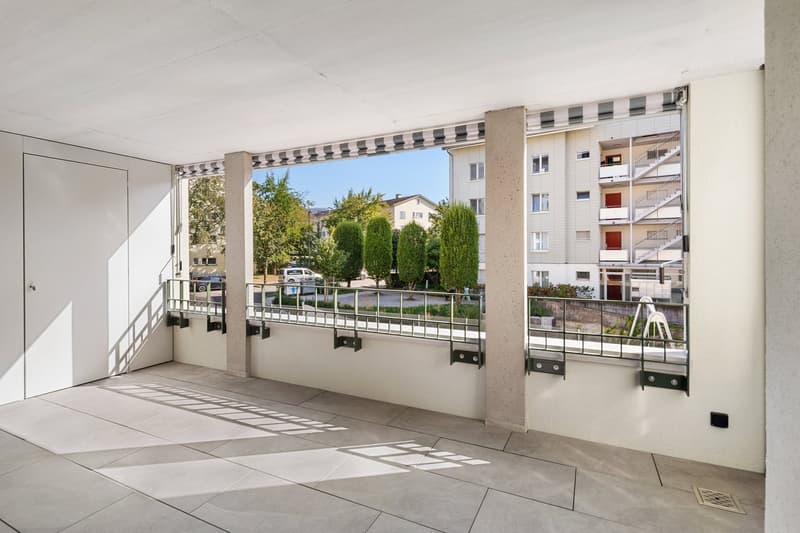 Neubau: Grosse, stilvolle 4.5-Zimmer-Wohnung mit Balkon und Loggia (7)