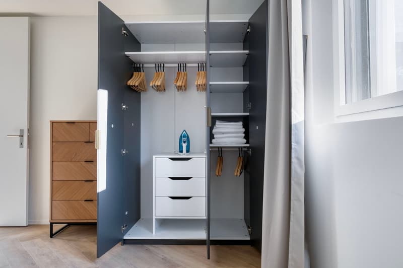 Trendy Wiedikon 2.5 pièces avec cave + W/T, près du marché, via Blueground (10)