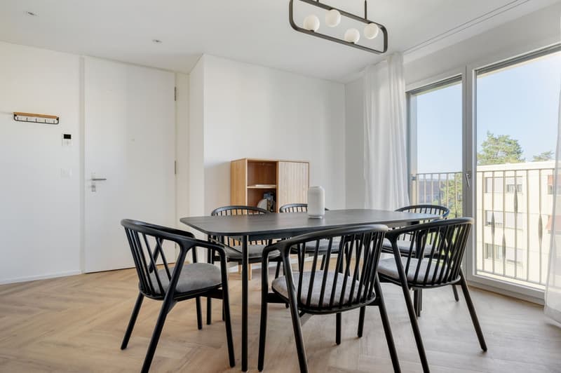 Stunning Wiedikon 3.5-room apartment with basement and W/T, close to S-Bahn Markt, via Blueground (7)