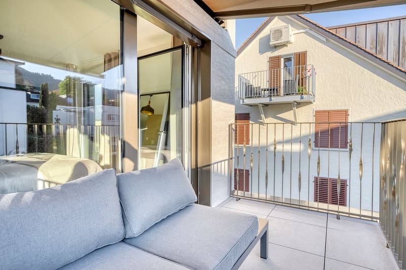 Stunning Wiedikon 3.5-room apartment with basement and W/T, close to S-Bahn Markt, via Blueground (4)