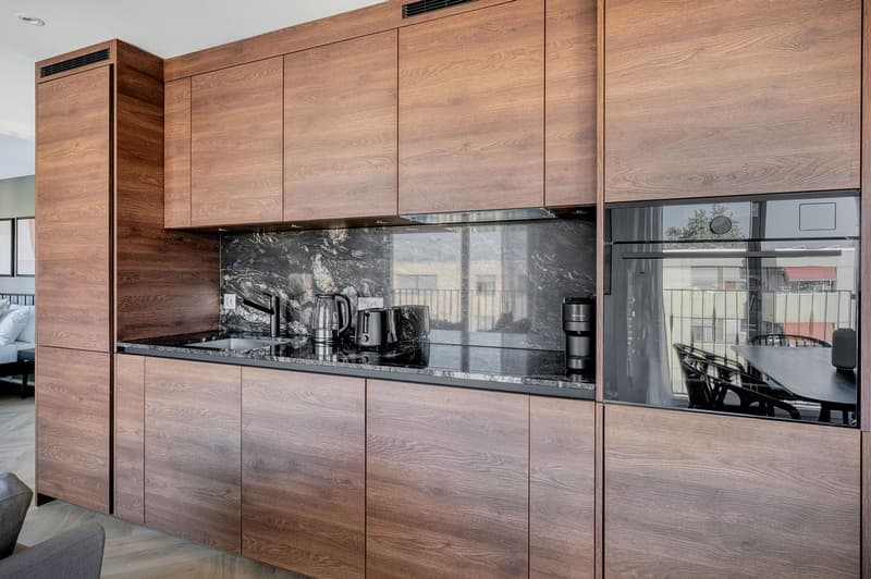 Stunning Wiedikon 3.5-room apartment with basement and W/T, close to S-Bahn Markt, via Blueground (8)