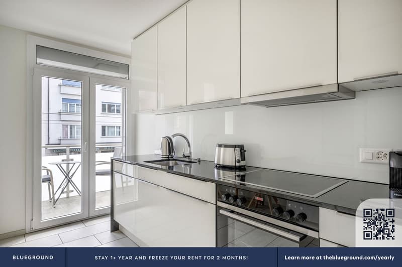 Airy Wiedikon 2.5 rooms with W/T. Close to market, by Blueground (6)