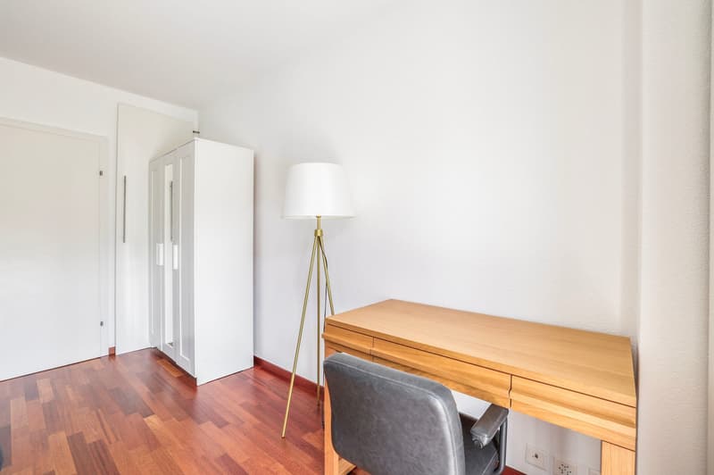Appartement spacieux Wiedikon 4,5 pièces avec W/T, près du marché et de la gare ZRH HB, par Blueground (14)