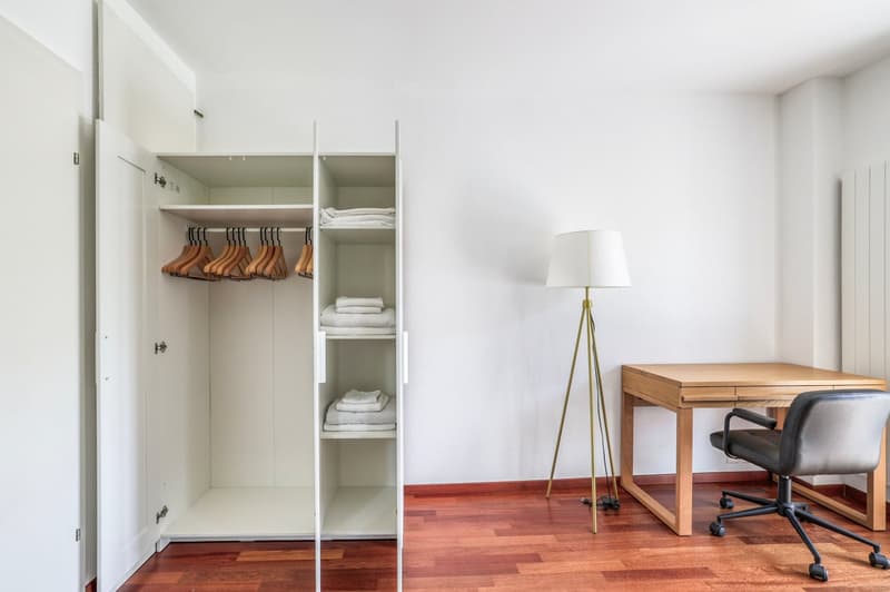 Appartement spacieux Wiedikon 4,5 pièces avec W/T, près du marché et de la gare ZRH HB, par Blueground (15)