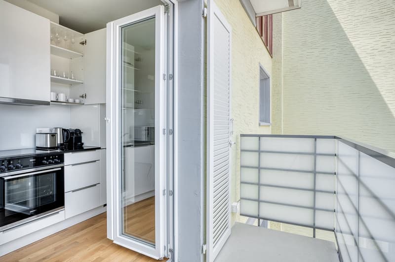 Airy Wiedikon, 2.5 rooms & cellar, W/T, 2 minutes to tram (18)