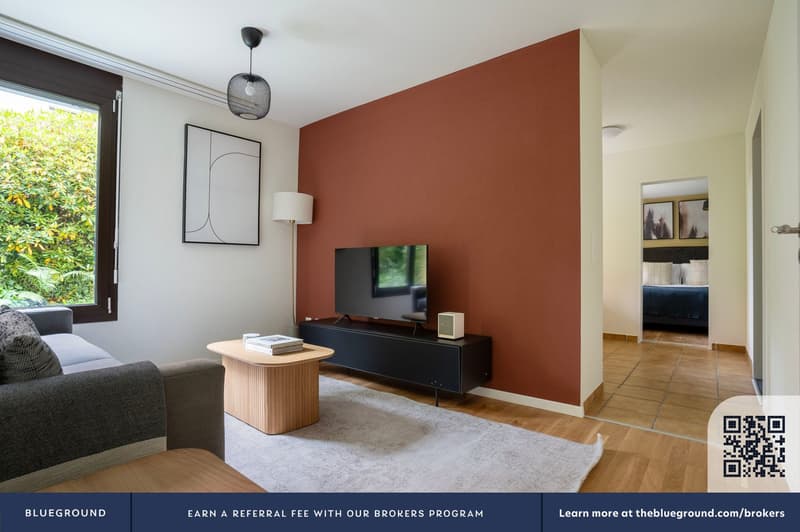 Stylish Hirslanden, 2.5 rooms, private garden, cellar, W/T, via Blueground (3)