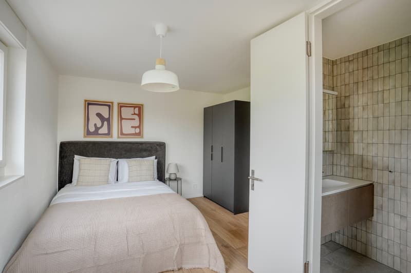 Exklusive Enge 3.5 Zimmer mit W/T, nah zum Markt über Blueground (13)