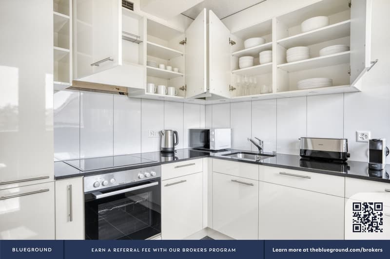 Hip Wipkingen 2.5 rooms + storage, 2 minutes to market, via Blueground (8)