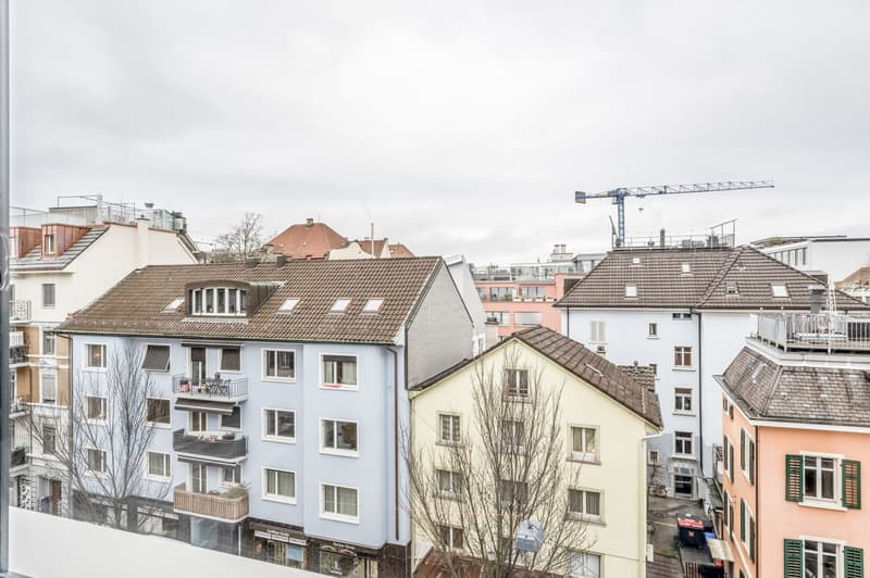 Sunny Wiedikon 1.5 rooms, basement, W/T. 3 minutes to the market, via Blueground (6)