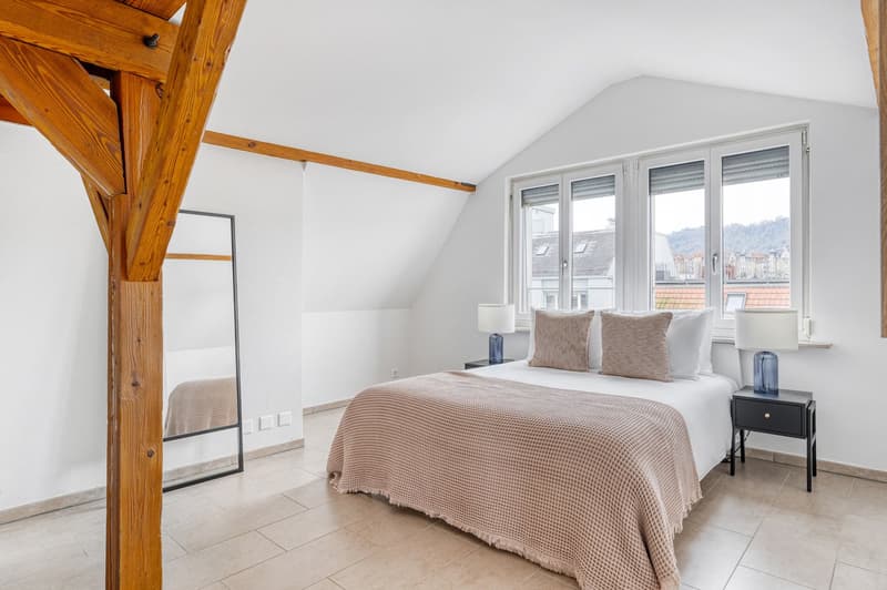 Fantastic Altstetten, 2.5 rooms with W/T, near market, via Blueground (13)