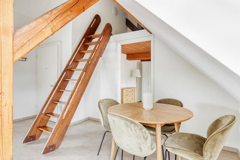 Fantastic Altstetten, 2.5 rooms with W/T, near market, via Blueground (8)