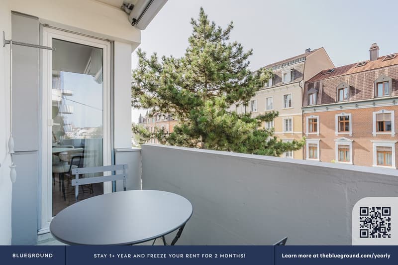Sonniges Iselin 3.5 ZW mit Keller,, 1 Min. zum Markt, by Blueground (6)