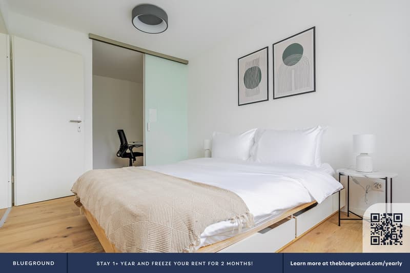 Stylish Furnished Apartment in Zürich with City Views (11)