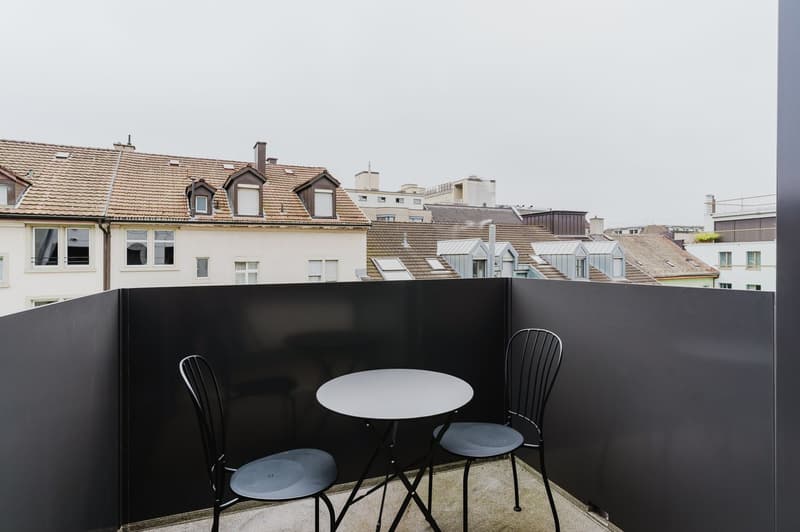 Balcony, at the main train station, very central location (4)