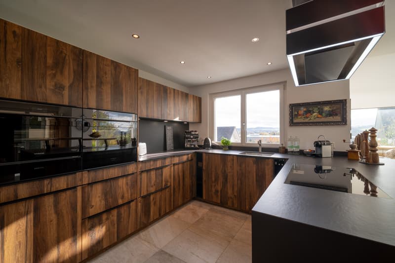 Maison unifamiliale impressionnante avec piscine intérieure et sauna (8)