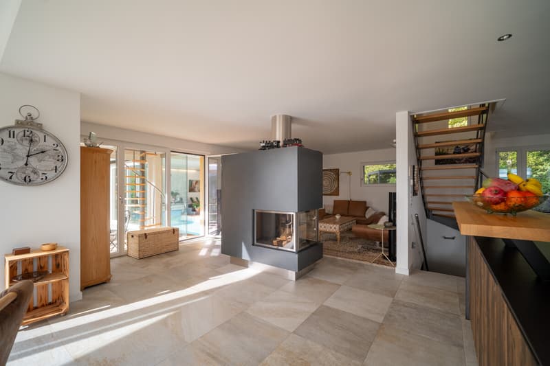 Maison unifamiliale impressionnante avec piscine intérieure et sauna (12)