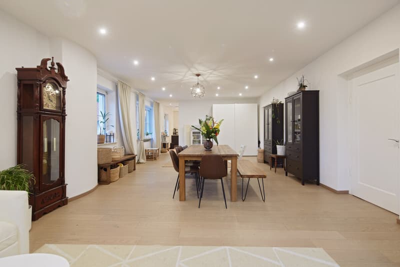 Retreat with class: Stately villa (9)