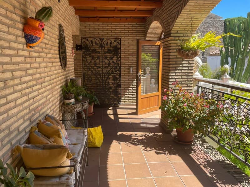 Exclusive and high-quality renovated villa in a sought-after location in southern Spain (12)