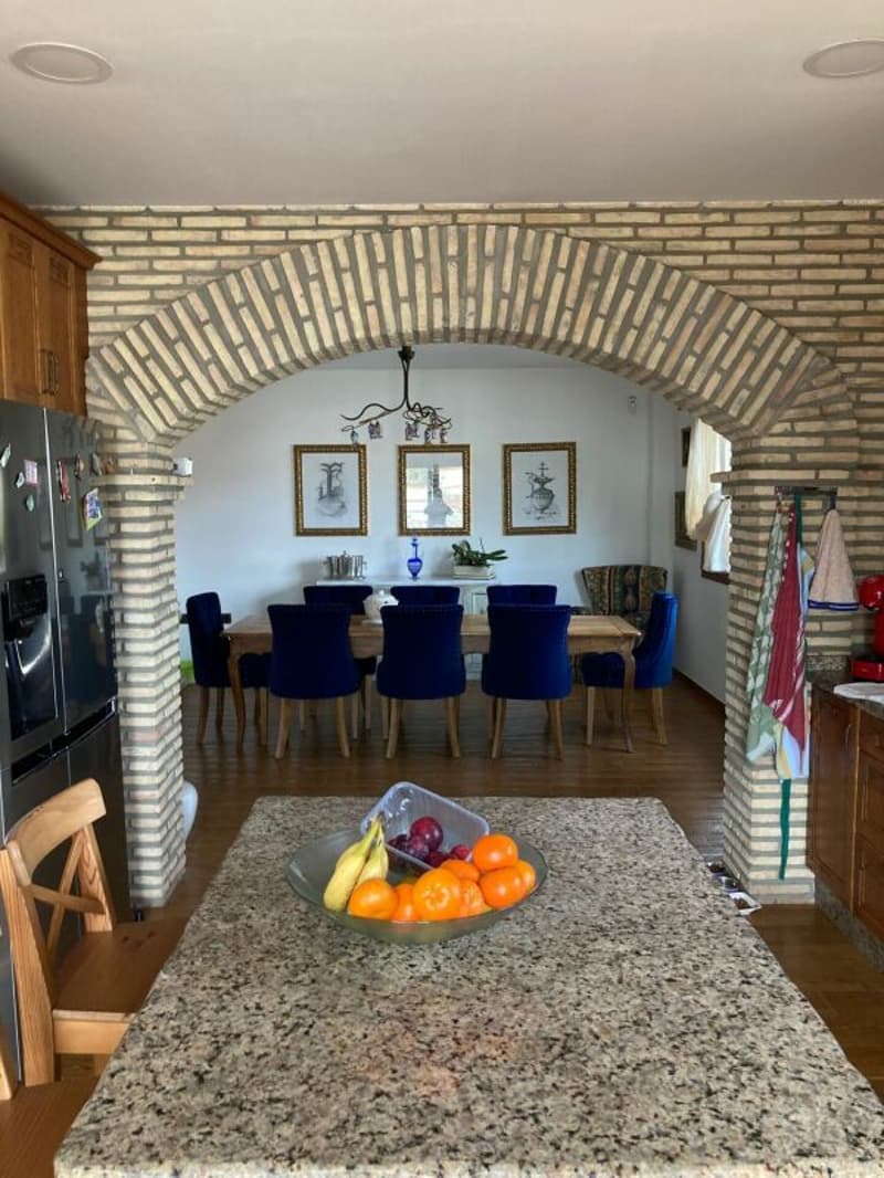 Exclusive and high-quality renovated villa in a sought-after location in southern Spain (10)