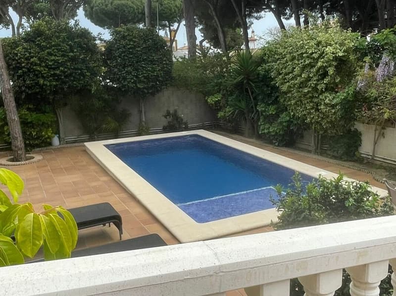 Exclusive and high-quality renovated villa in a sought-after location in southern Spain (6)
