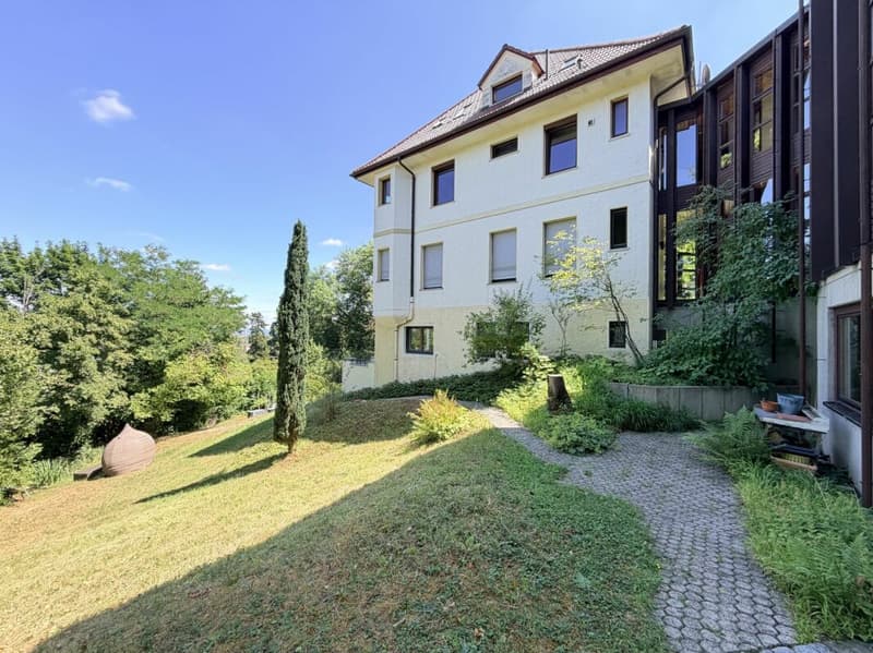 Architectural Unique: Core-Renovated Art Nouveau Estate in Top Stuttgart Location (2)