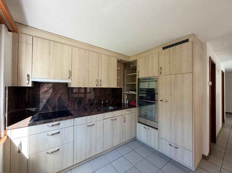 Solid 3.5-room apartment with beautiful terrace and EHP in Interlaken (9)