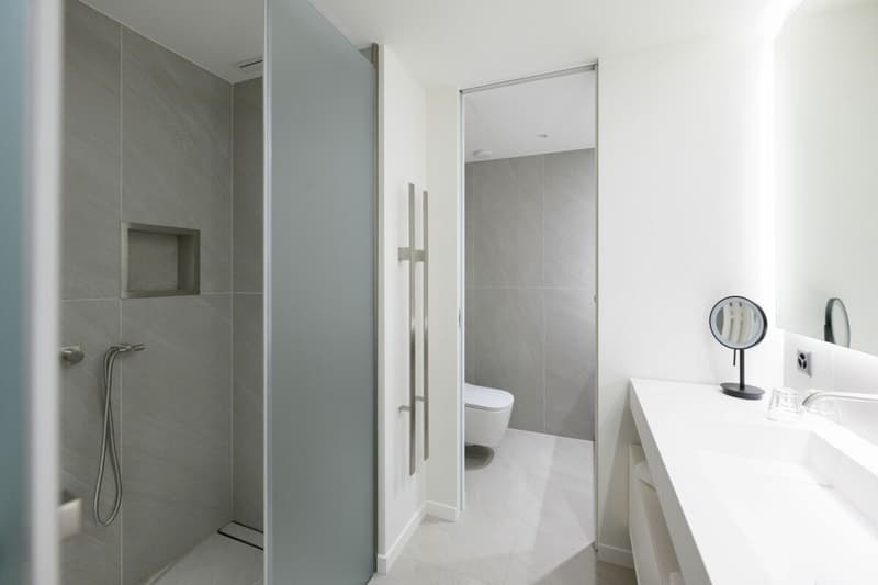 Bad mit Dusche u. WC