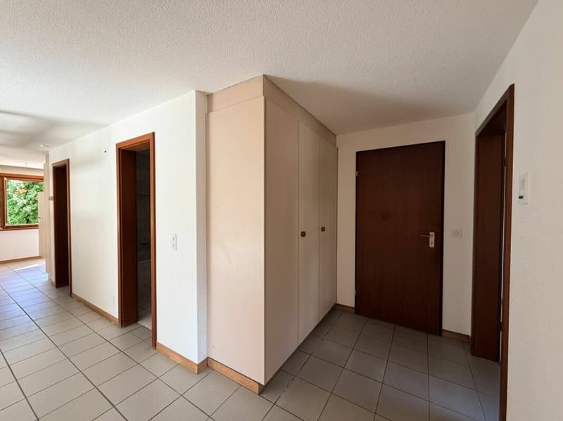 Solide 3,5-Zimmer-Wohnung mit schöner Terrasse und EHP in Interlaken (12)