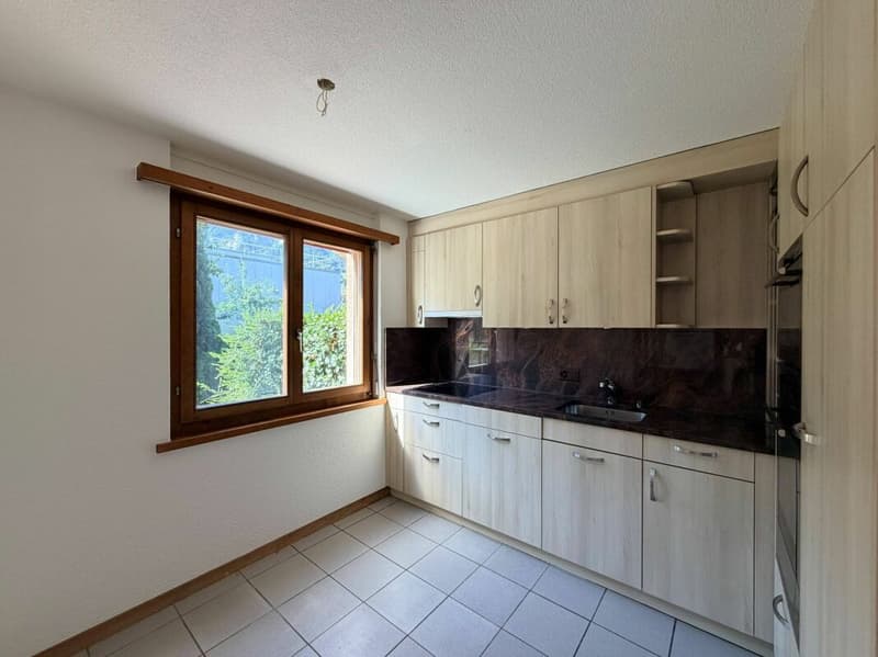 Solide 3,5-Zimmer-Wohnung mit schöner Terrasse und EHP in Interlaken (8)