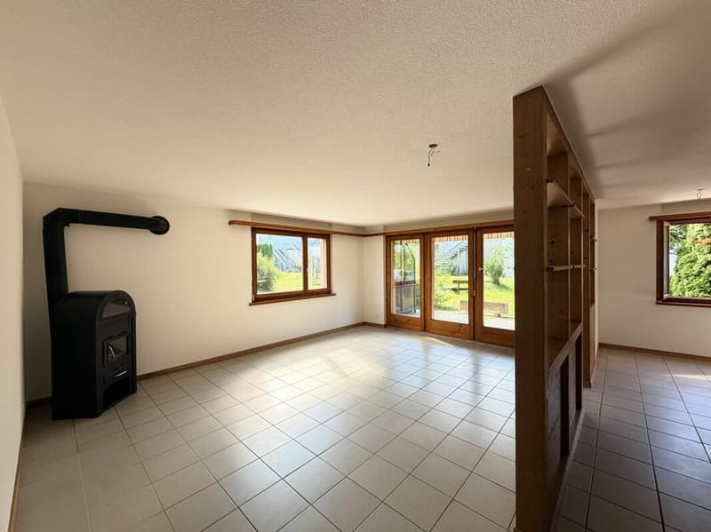 Solide 3,5-Zimmer-Wohnung mit schöner Terrasse und EHP in Interlaken (2)
