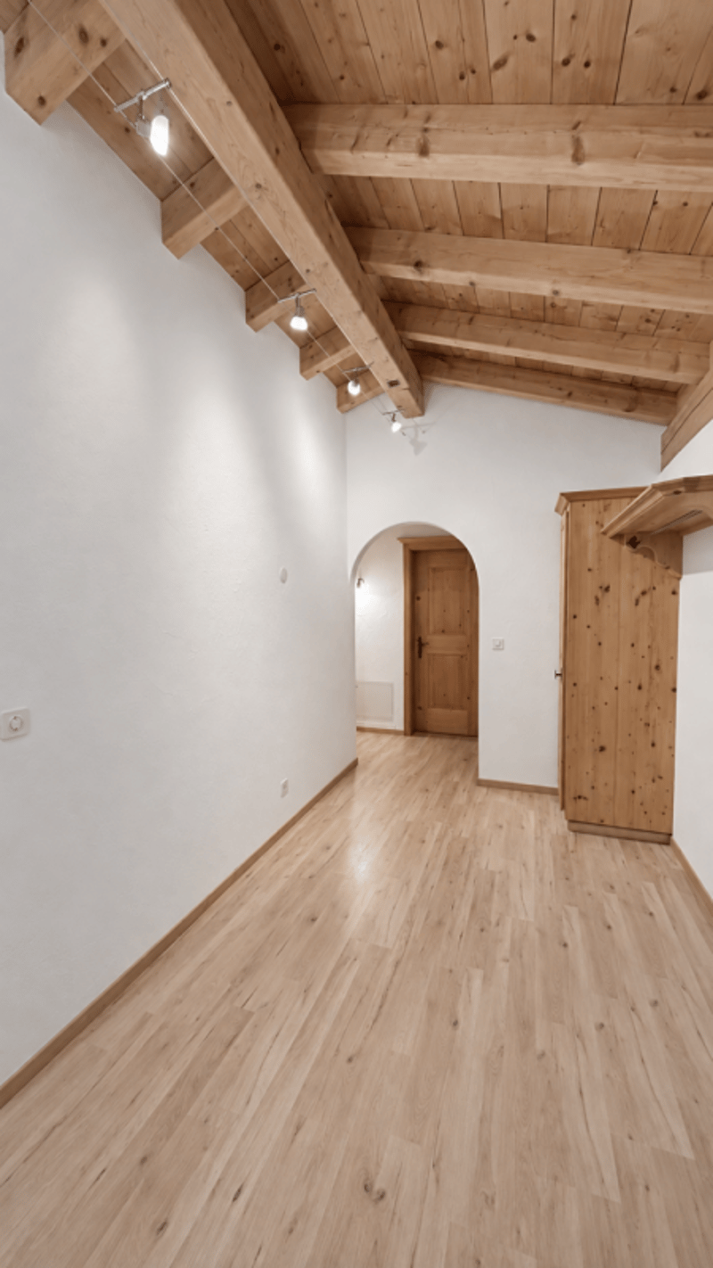 4.5 Zimmer Dachgeschosswohnung - Dauermiete - (4)
