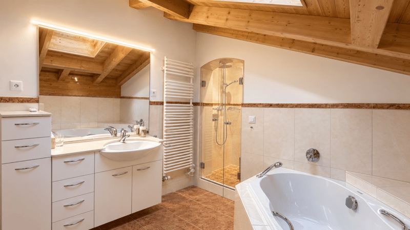 3.5 Zimmer Dachgeschosswohnung mitten im Zentrum von Klosters Platz (7)