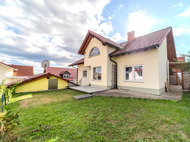 Ampia casa unifamiliare con dependance a Pfohren (2)