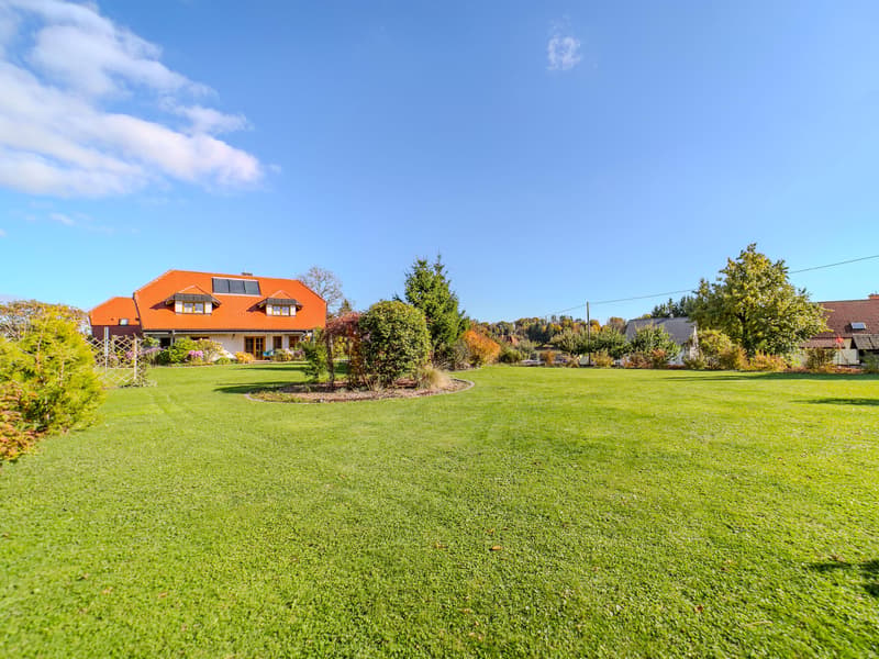 Casa unifamiliare a basso consumo energetico con giardino da sogno (4)