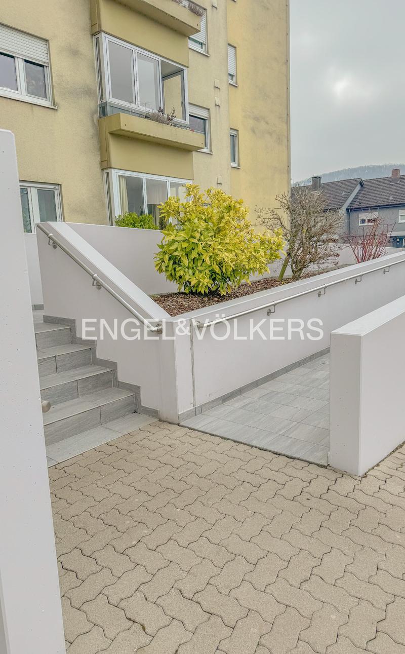 RESERVED: Spacious apartment with Rhine and panoramic views (3)