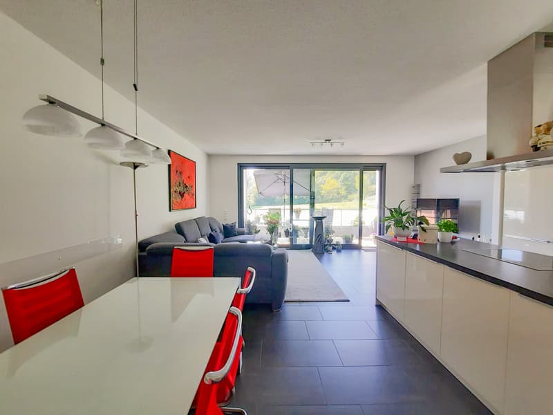 Apartment with usufruct: Stylish apartment with balcony, elevator, and two (3)