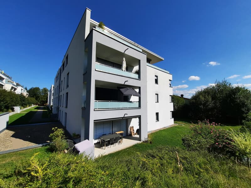 Apartment with usufruct: Stylish apartment with balcony, elevator, and two (1)