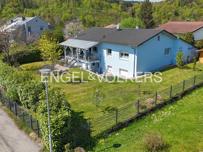 Exclusive bungalow with separate apartment (1)